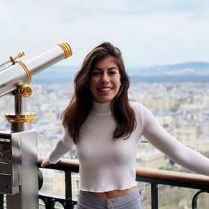 Meet your Posher, Carina